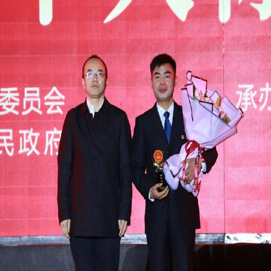 1577345740414012256.jpg 9.jpg